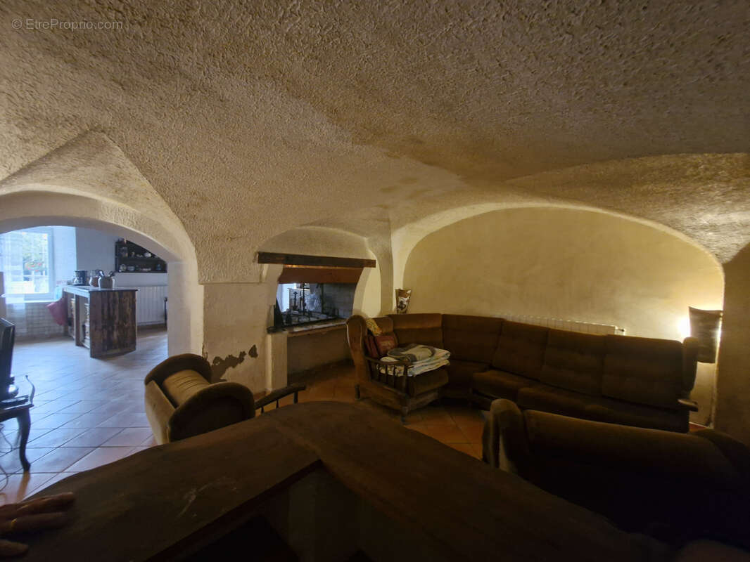 Maison 9 pièces de 210 m2 - photo 2