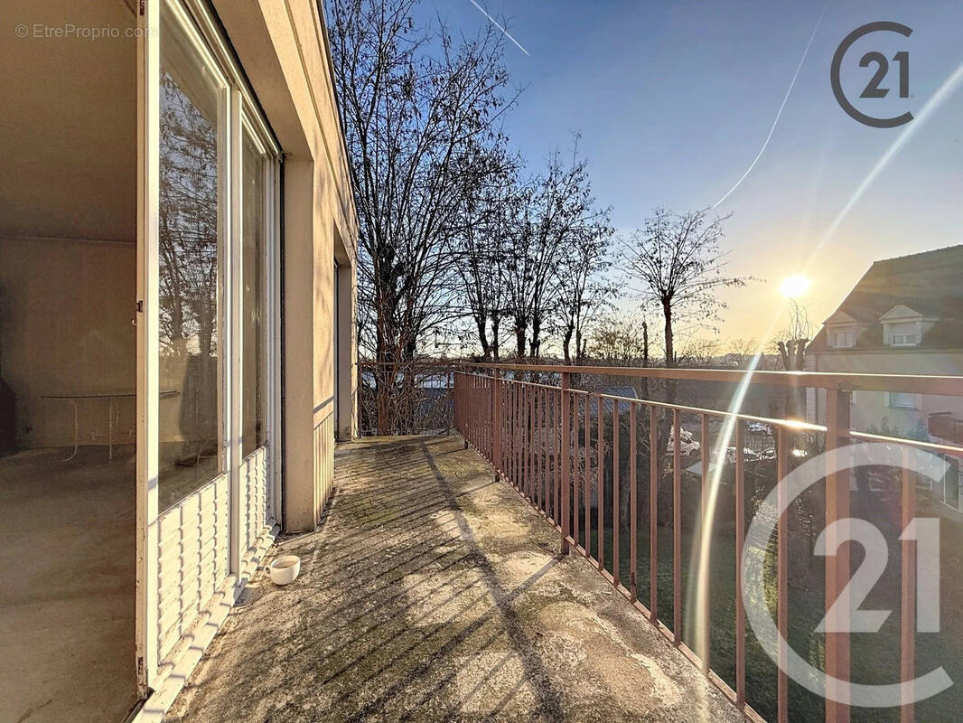 Appartement à BRIE-COMTE-ROBERT