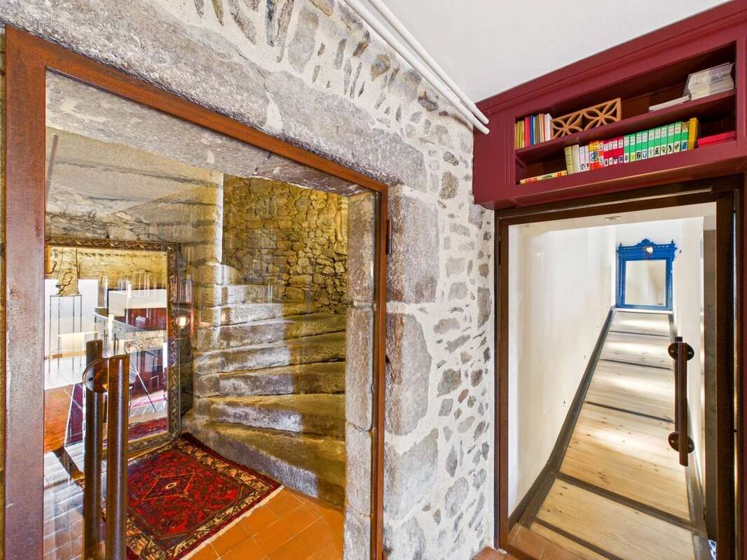 Maison à RILHAC-LASTOURS