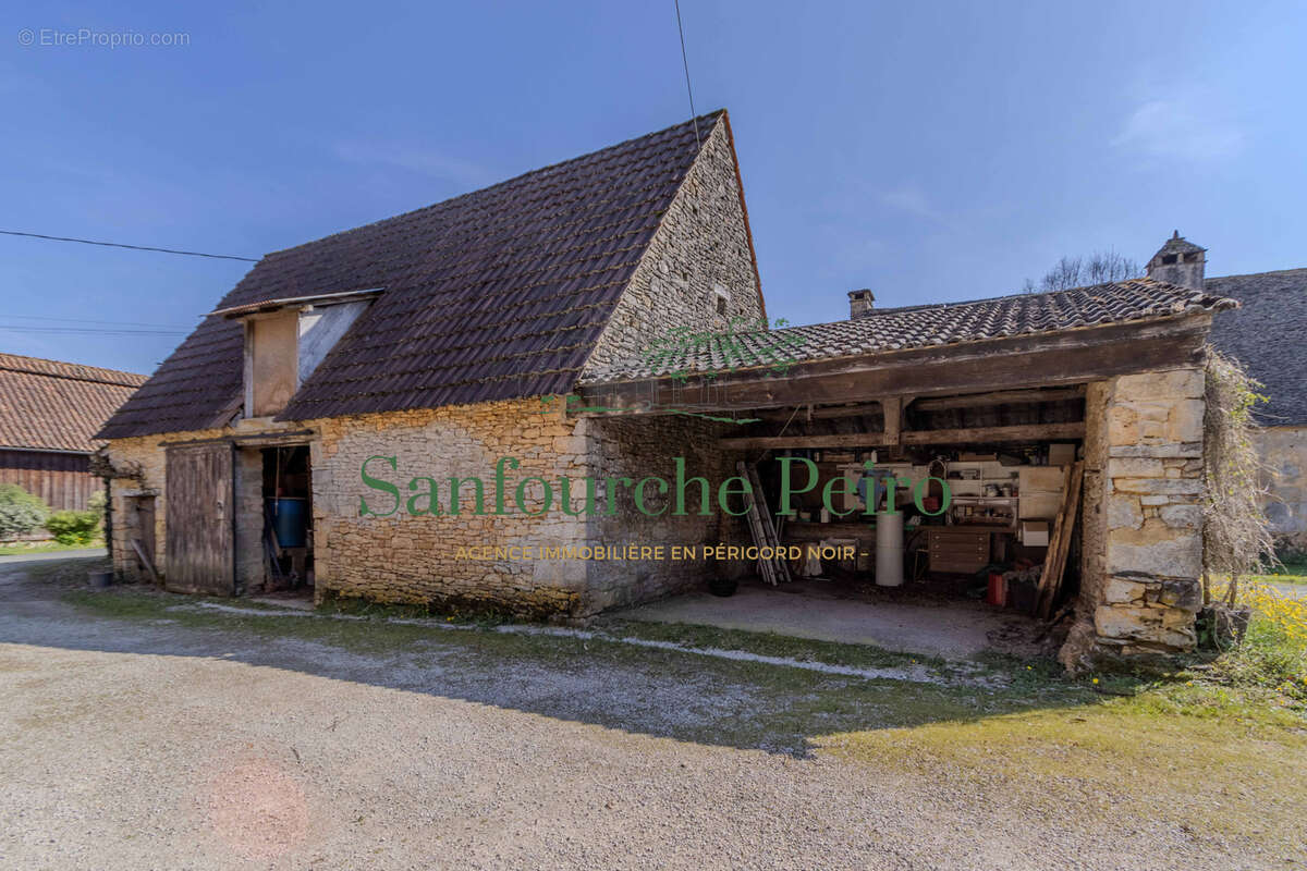 Maison à SAINT-GENIES