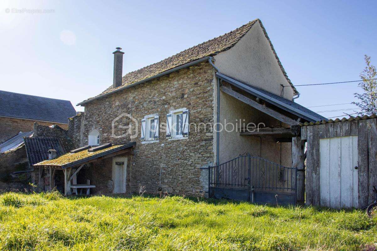 Maison en pierre de 100 m², 4 chambres, atelier et terrasse couverte - photo 11