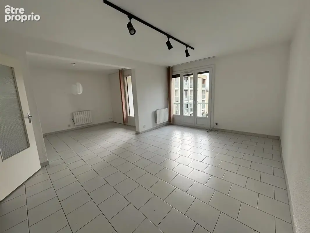 GUILHERAND-GRANGES - T4 de 78m² avec garage et cave. - photo 3