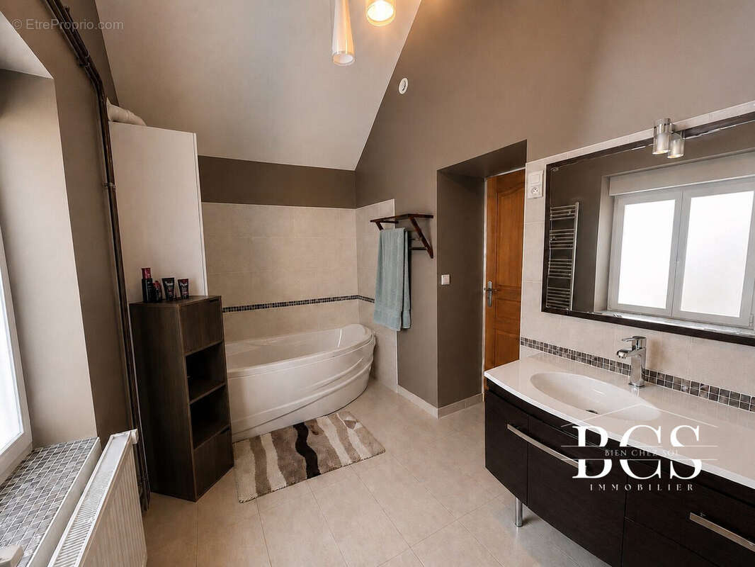 Maison 139 m² à Chateau-L'abbaye  - photo 7