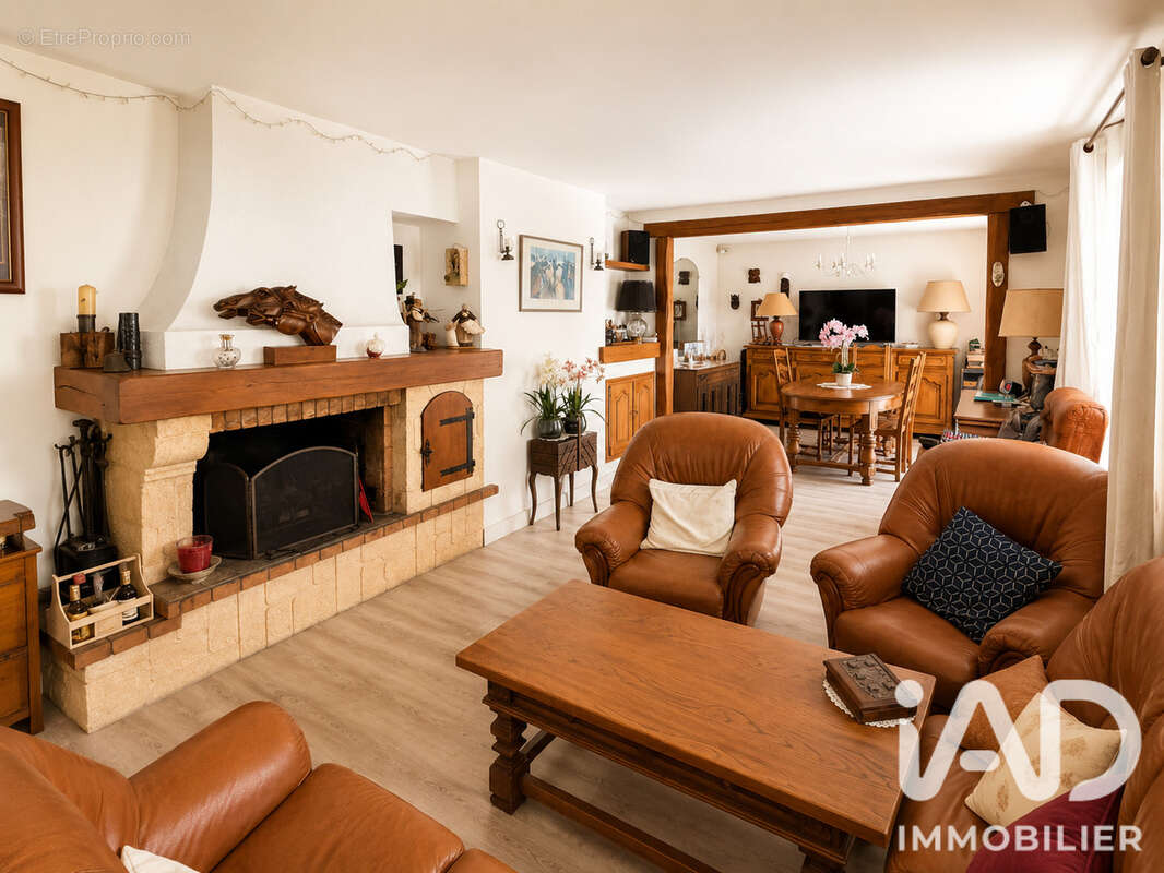 Maison 165 m² à Varennes-Jarcy  - photo 6