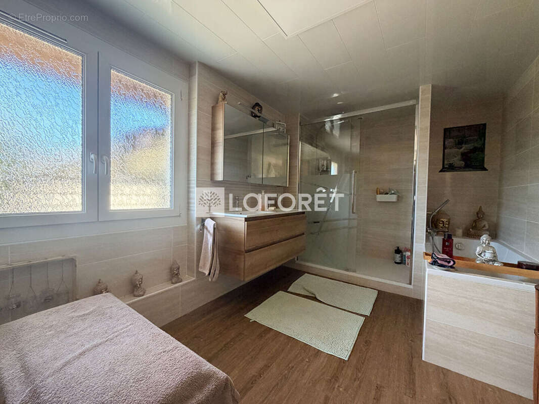 Maison à COURTISOLS