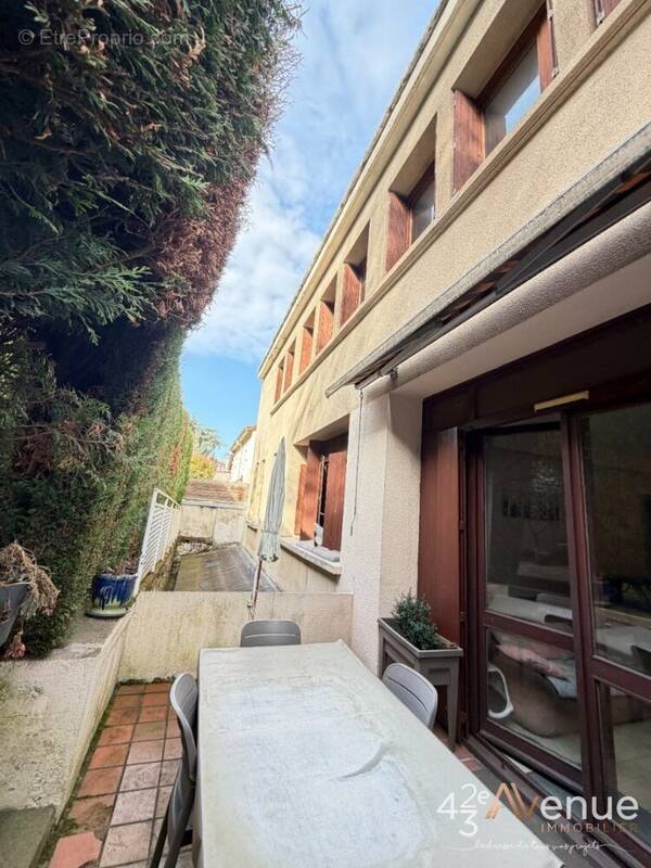 Appartement à SAINT-ETIENNE