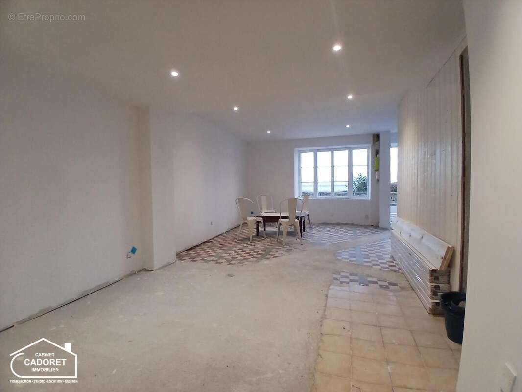   - Maison à PAIMBOEUF