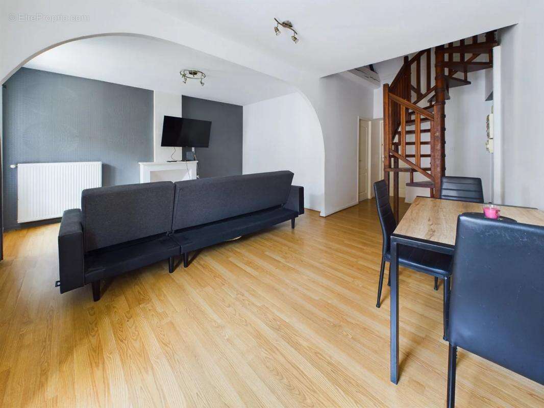 Appartement à LA TOUR-DU-PIN