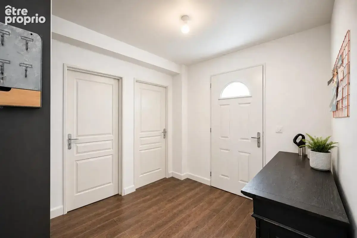 Belle maison familiale avec 4 chambres, grand garage et jardin arboré - photo 8