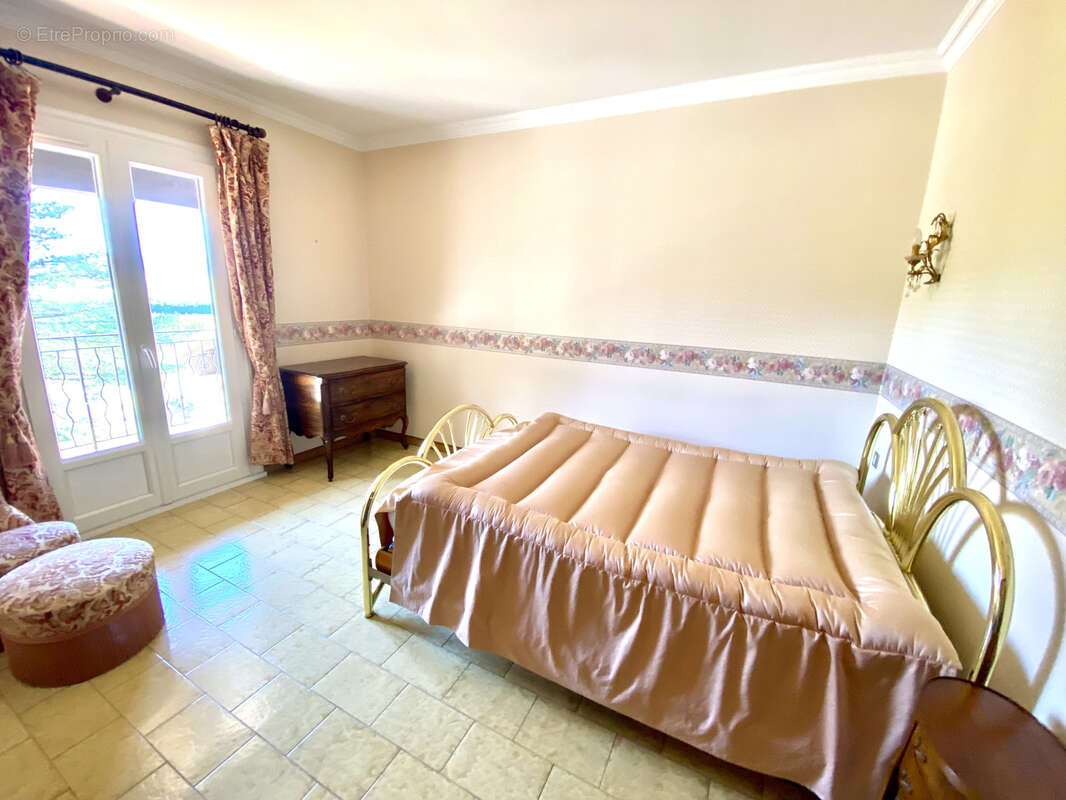 Maison à MONTELIMAR