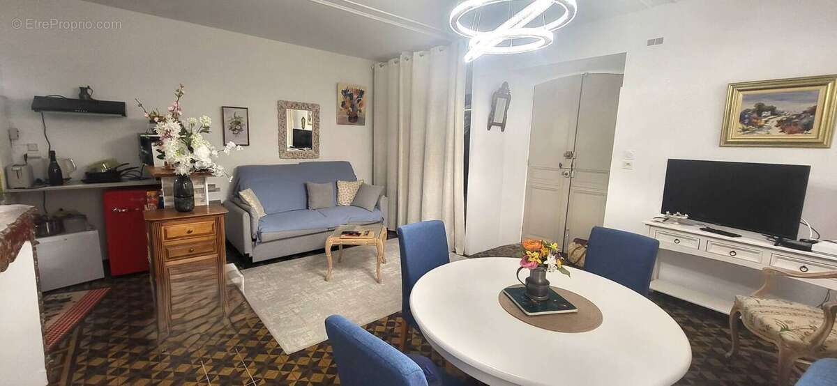 Autre à CALLAS