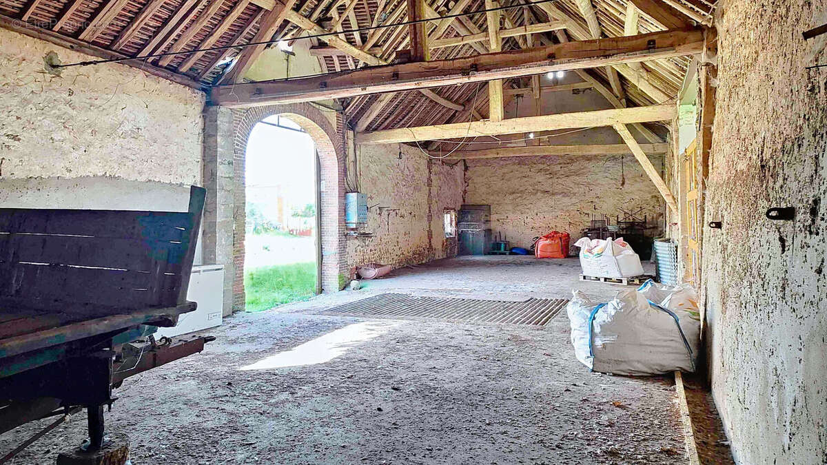 Ancien corps de ferme sur plus de 3.5 hectares - saint-ange-et-torcay - photo 18