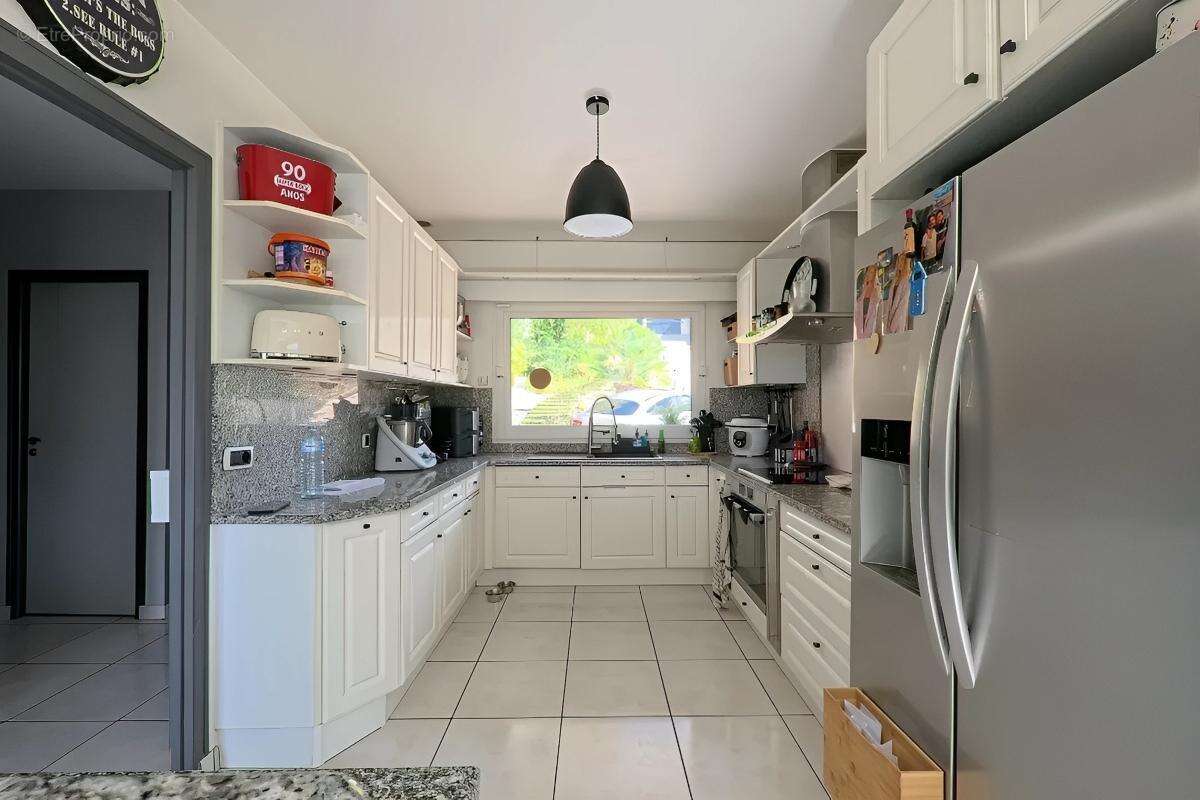 Maison à CHENNEVIERES-SUR-MARNE