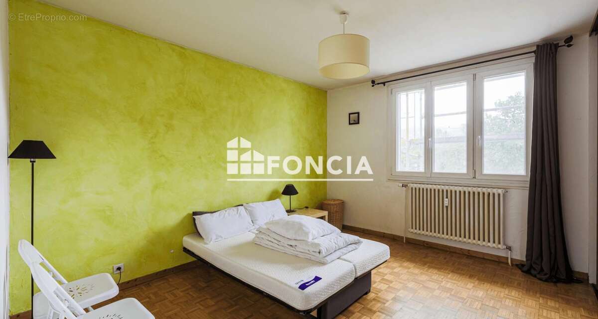 Appartement à SAINT-MARTIN-D'HERES
