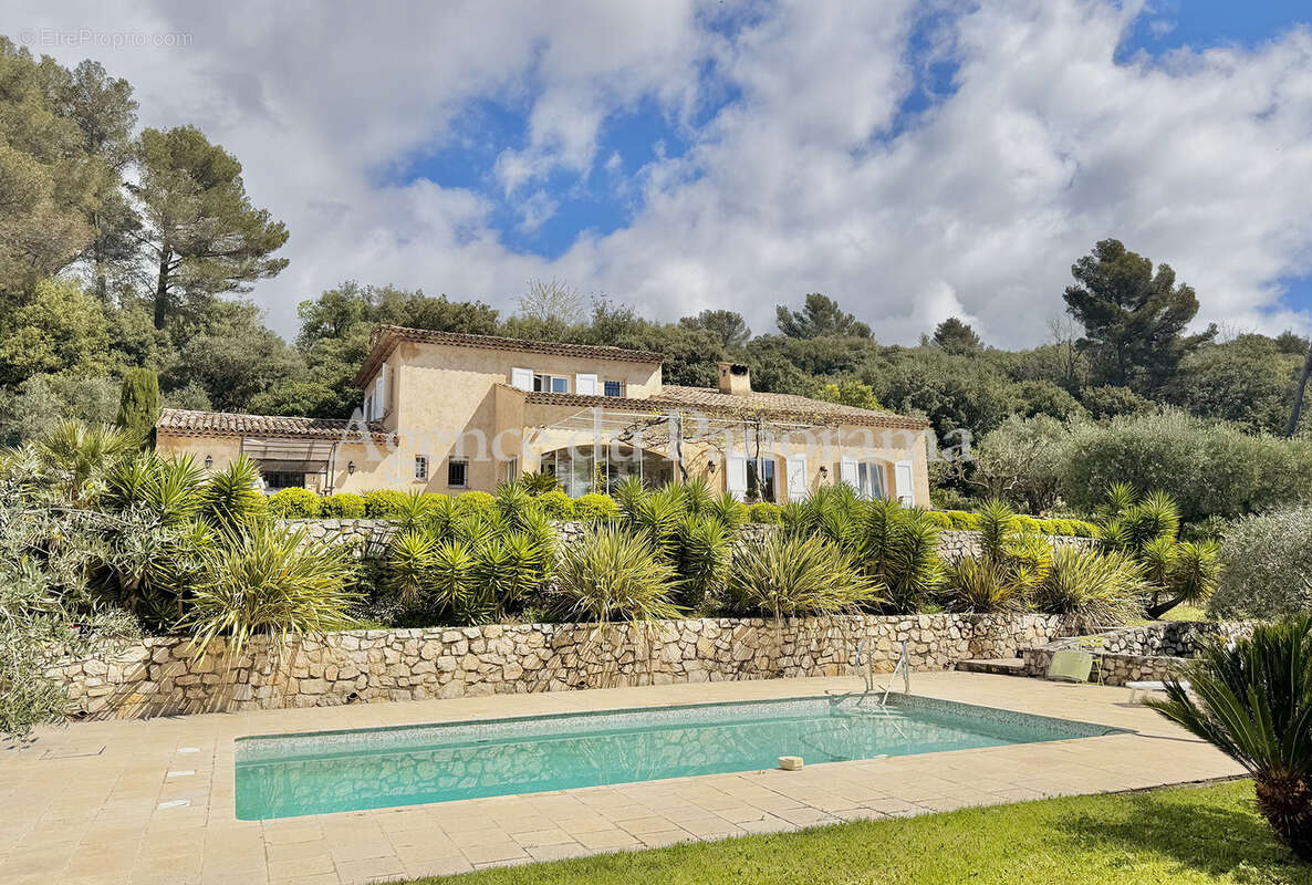 Magnifique propriete lovee dans un ecrin de verdure - photo 9