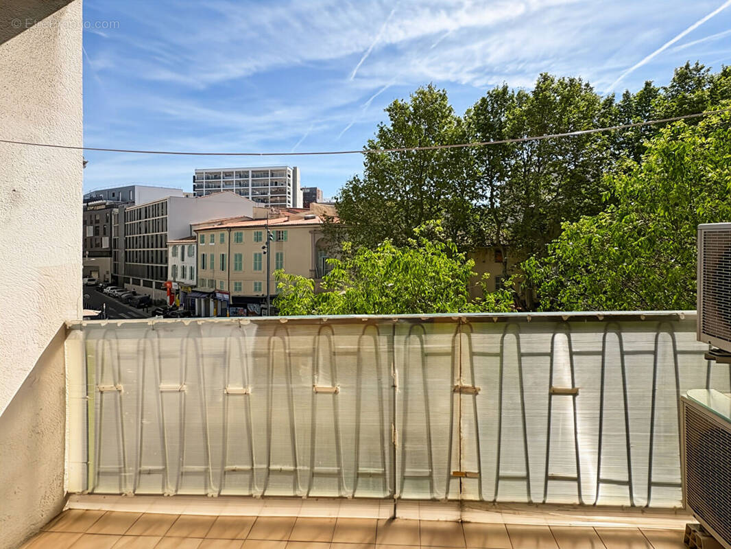 Appartement à MARSEILLE-3E