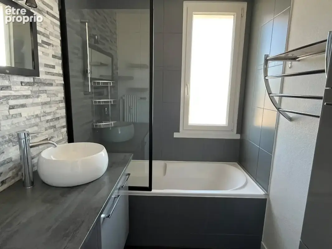 T4 lumineux avec balcon, cave et parking privé   10ème étage - photo 9