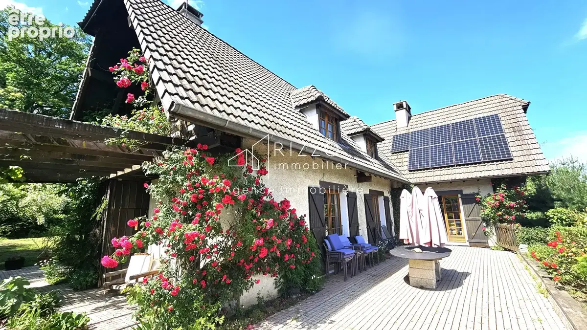 Maison à GRILLY