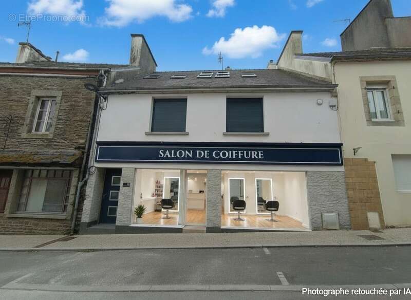 Maison à CHATEAUNEUF-DU-FAOU