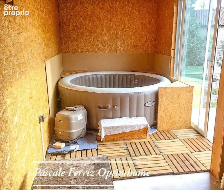 FRANCON - MAISON T8 - 5 chambres - 247 m² sur terrain 5893m² avec Piscine et Jacuzzi - photo 20
