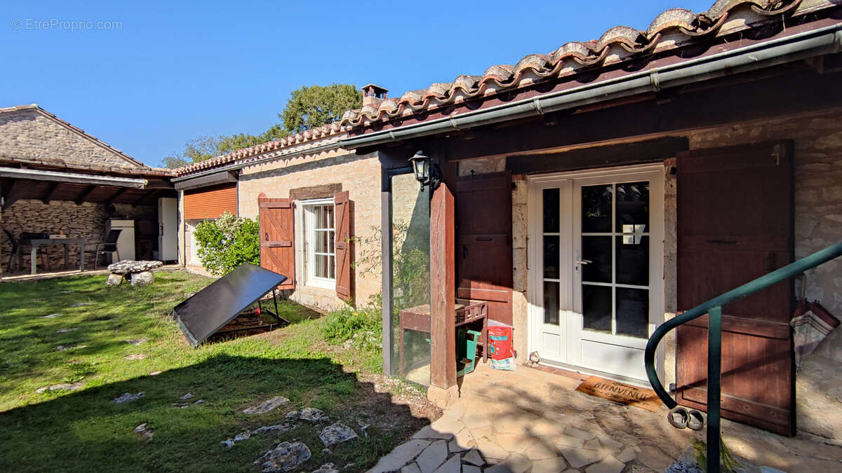 Maison à VILLESEQUE