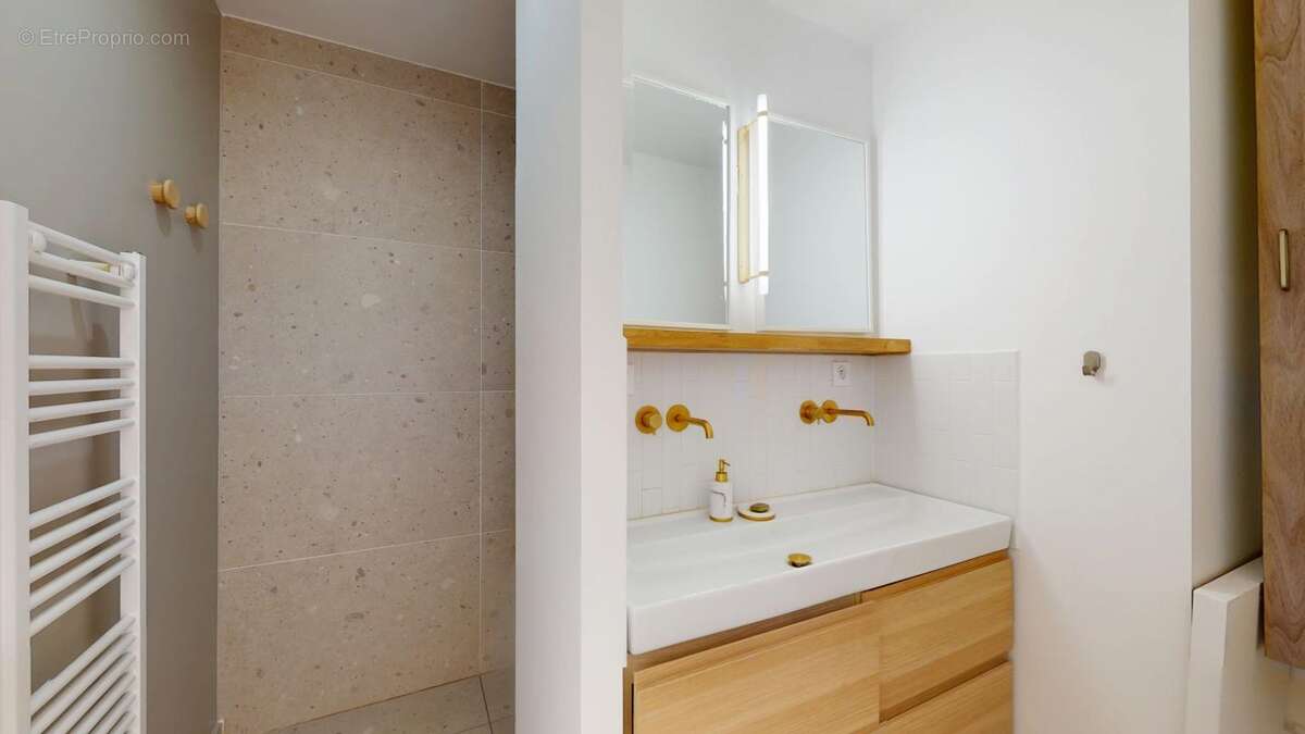 Appartement à LYON-8E