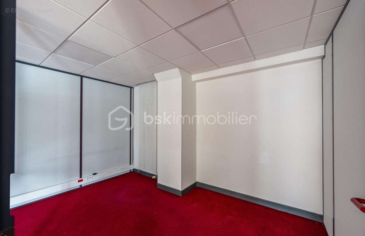 À Vendre – Local commercial / bureaux – 200 m² – Hyper-centre Châteauroux - photo 7