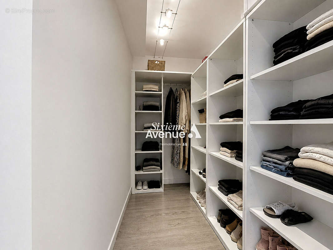 A vendre à Grasse 3 pièces 66 m2 traversant avec loggia, balcon de 17m² parking et cave - photo 6