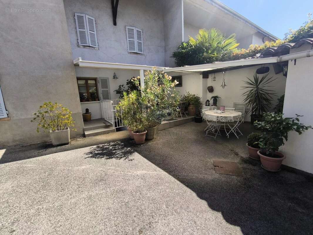 Propriété Arnas 155 m² + dépendances - photo 20