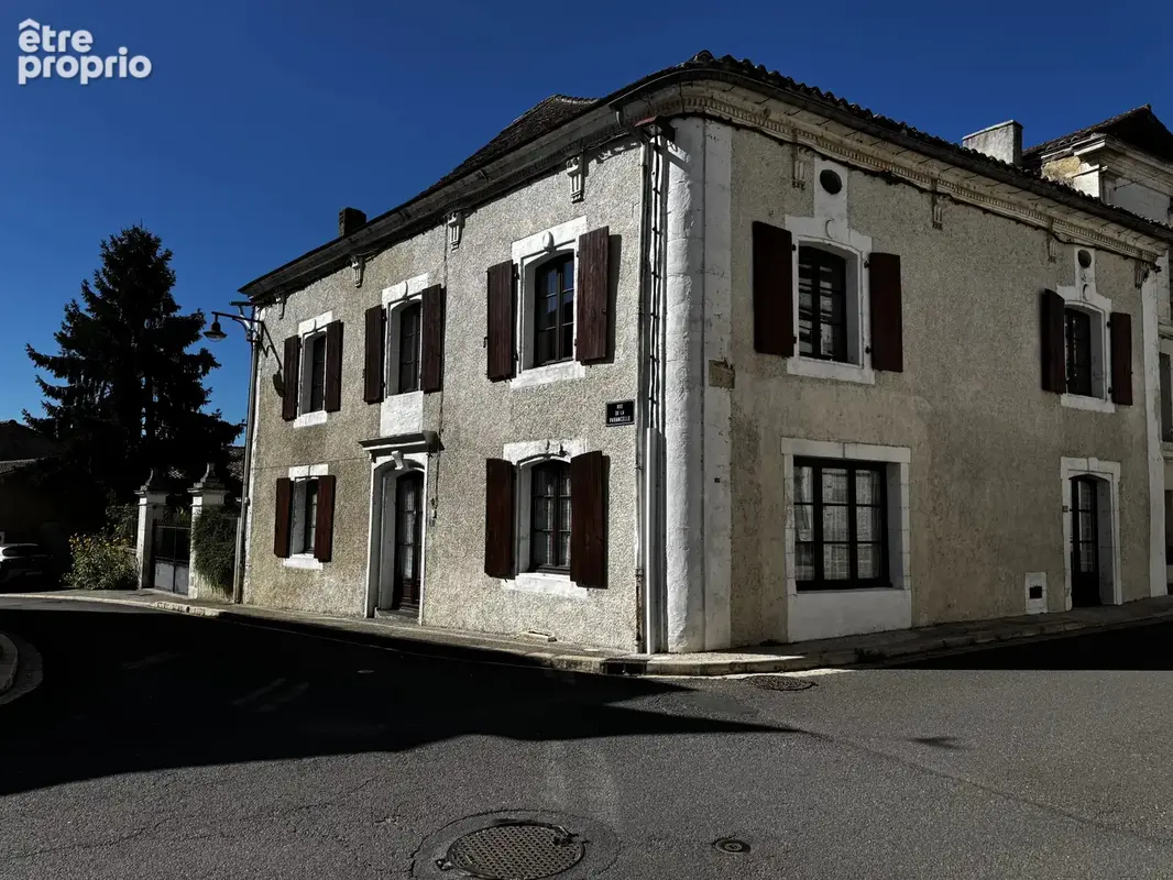 Élégante maison de village du XVIIème siècle - photo 17