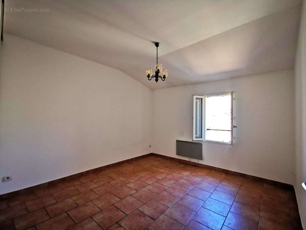 Appartement à CAUMONT-SUR-DURANCE