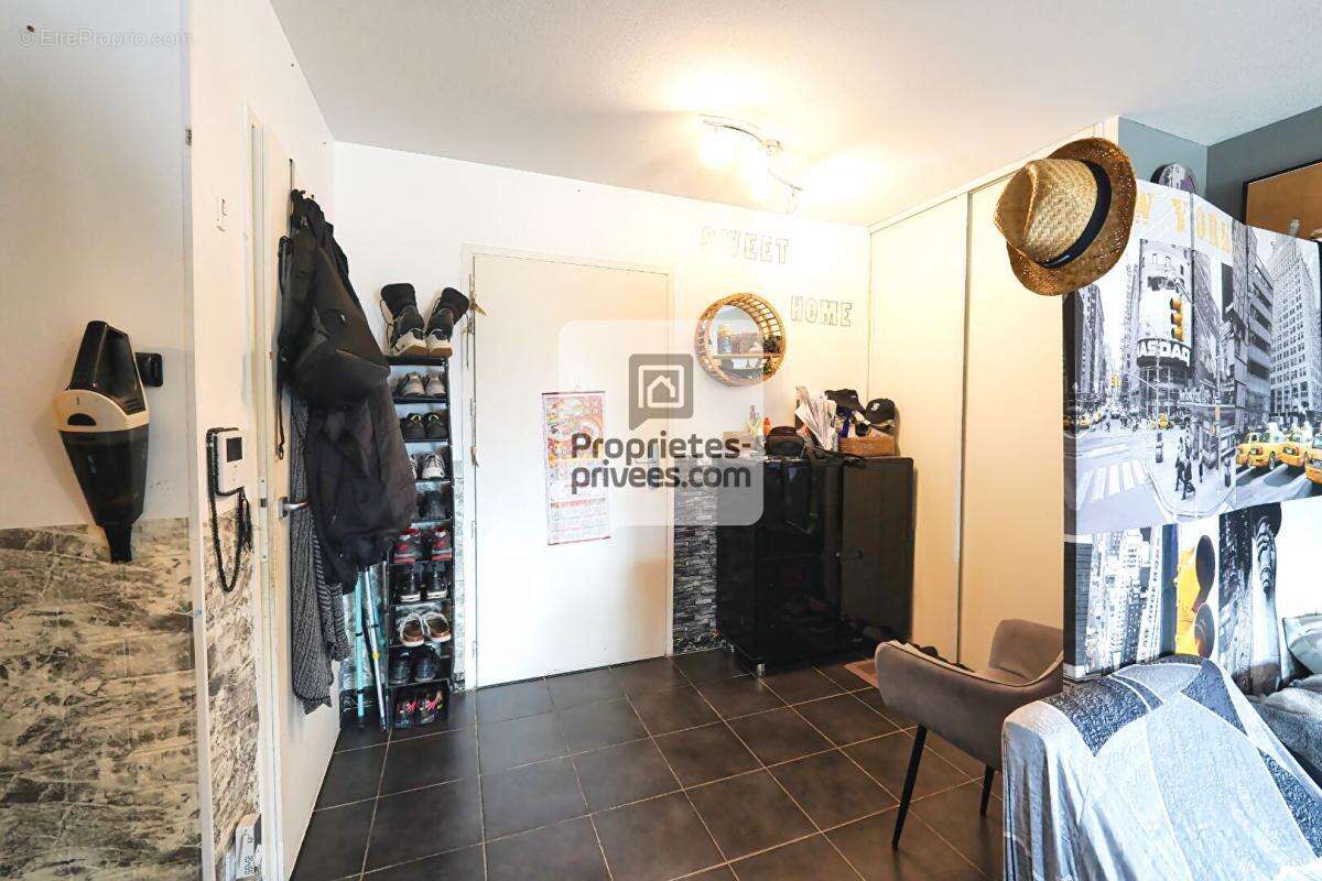 Saint martin d'heres t4 de 78m2 + garage - photo 8
