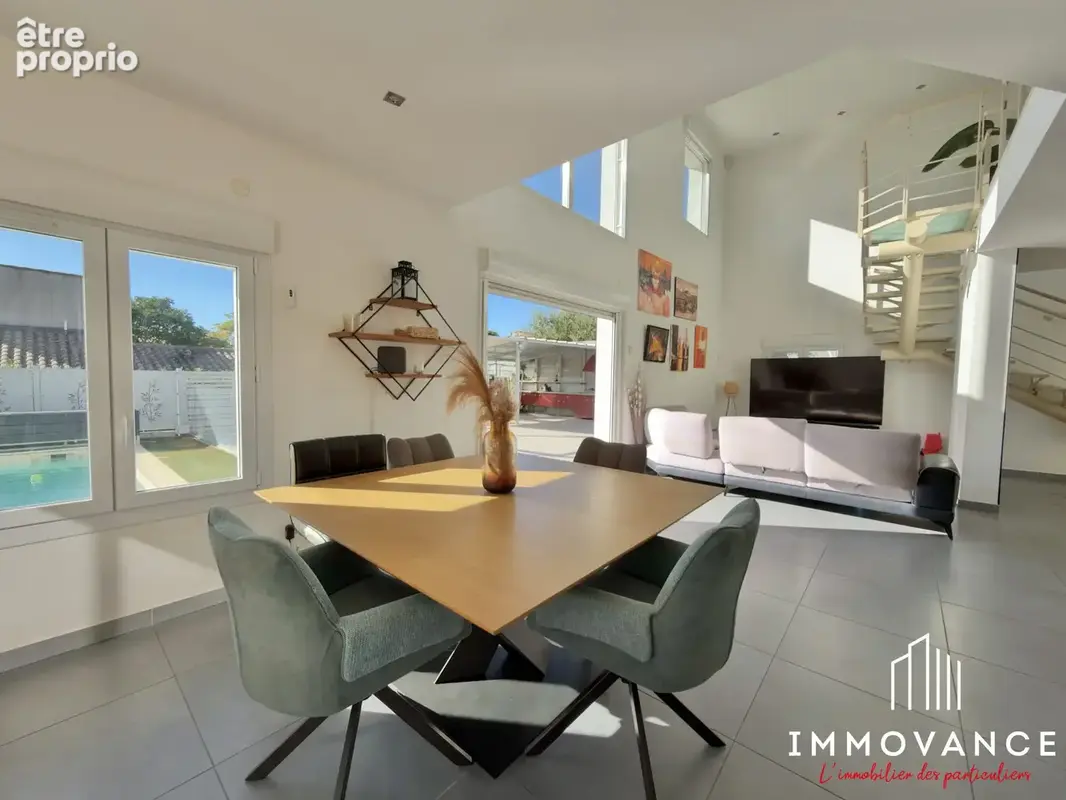Maison 6 pièces 203 m² à vendre à Castries (34160) - photo 3