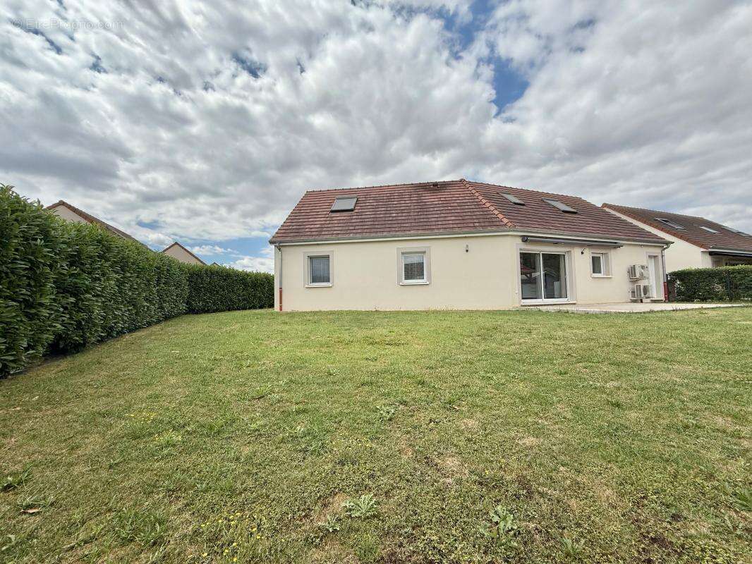 Maison à BINGES