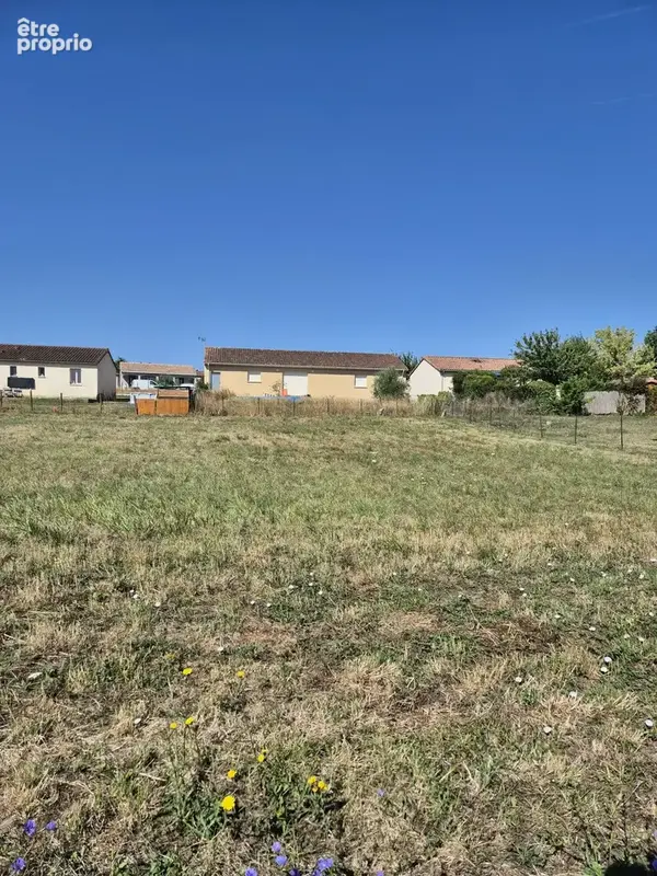 Terrain à VERTEUIL-SUR-CHARENTE