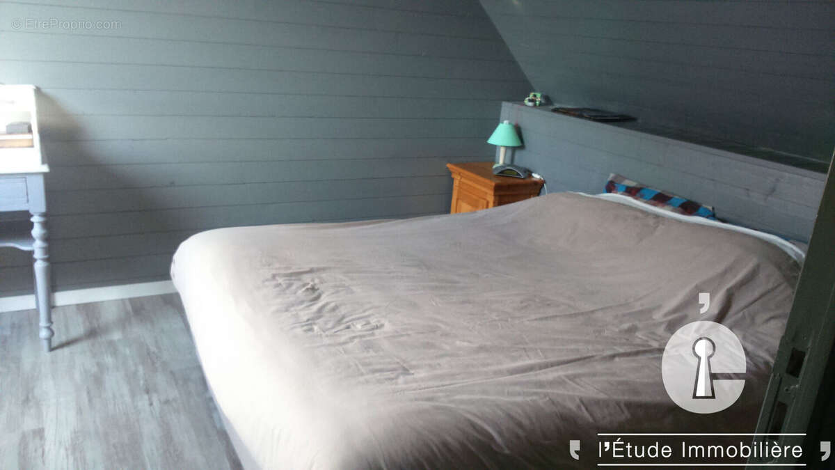 Maison à MESLAY-DU-MAINE