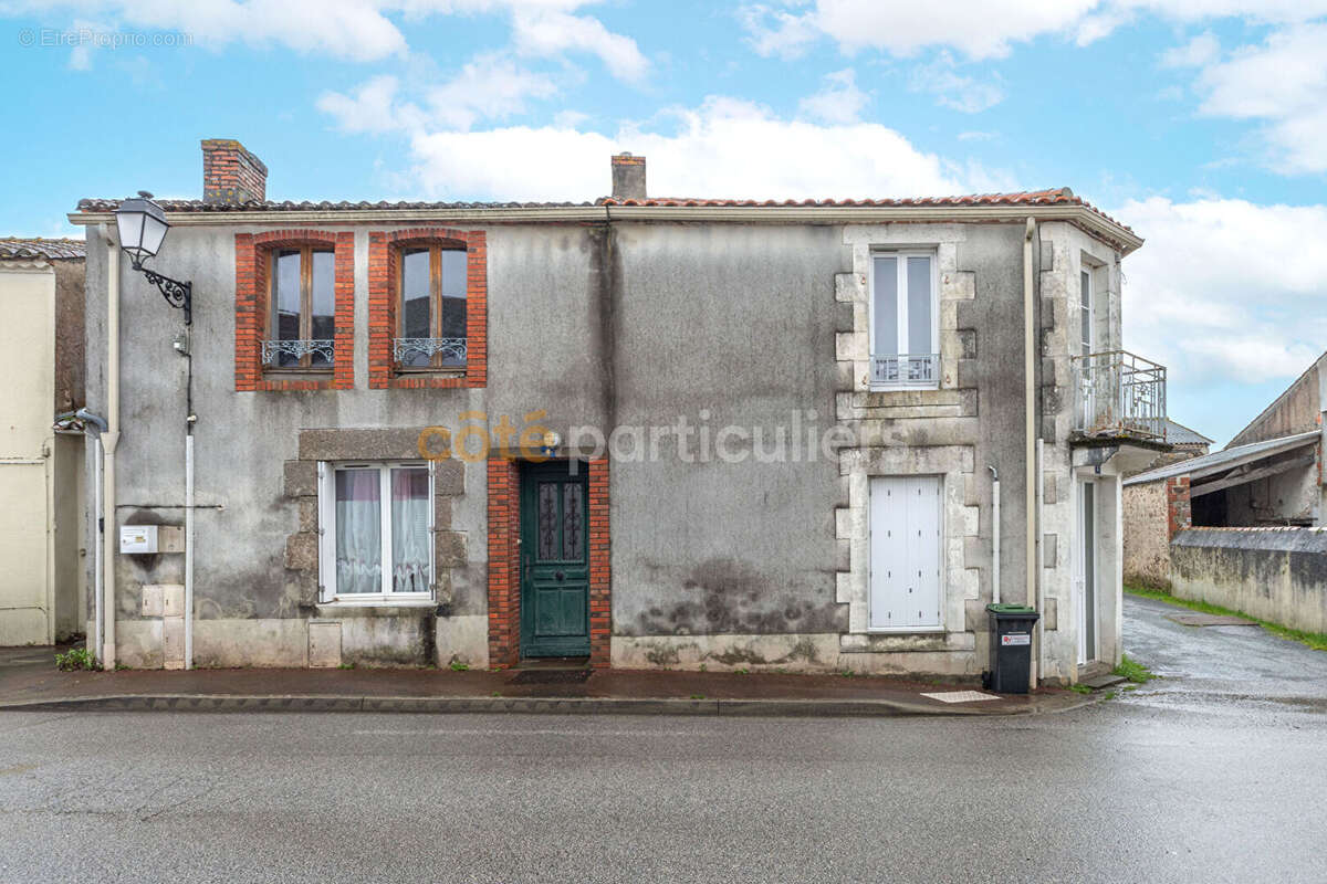 Maison à SAINT-FLORENT-DES-BOIS