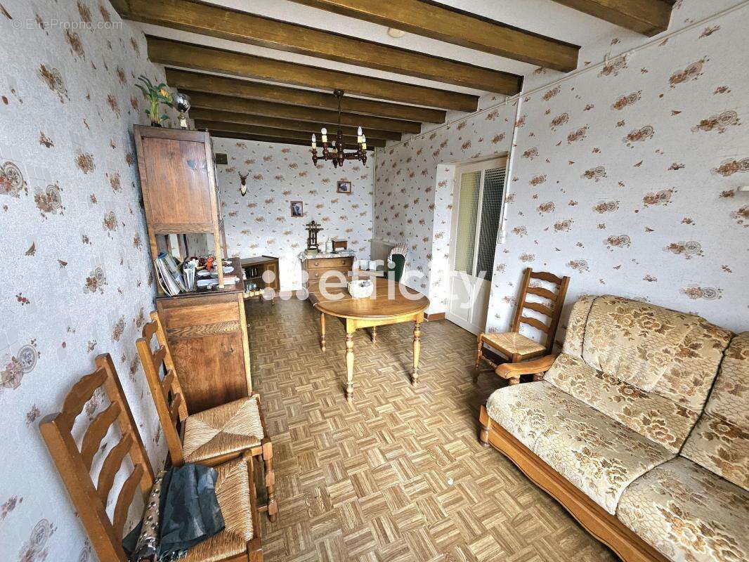 Maison à MAUPREVOIR