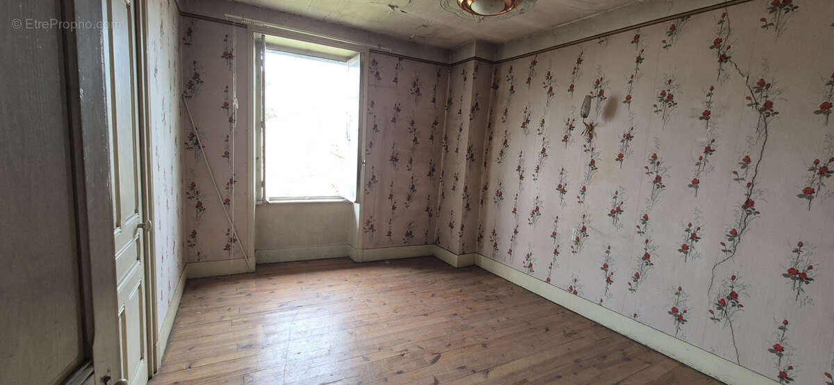 Maison à LA VERPILLIERE