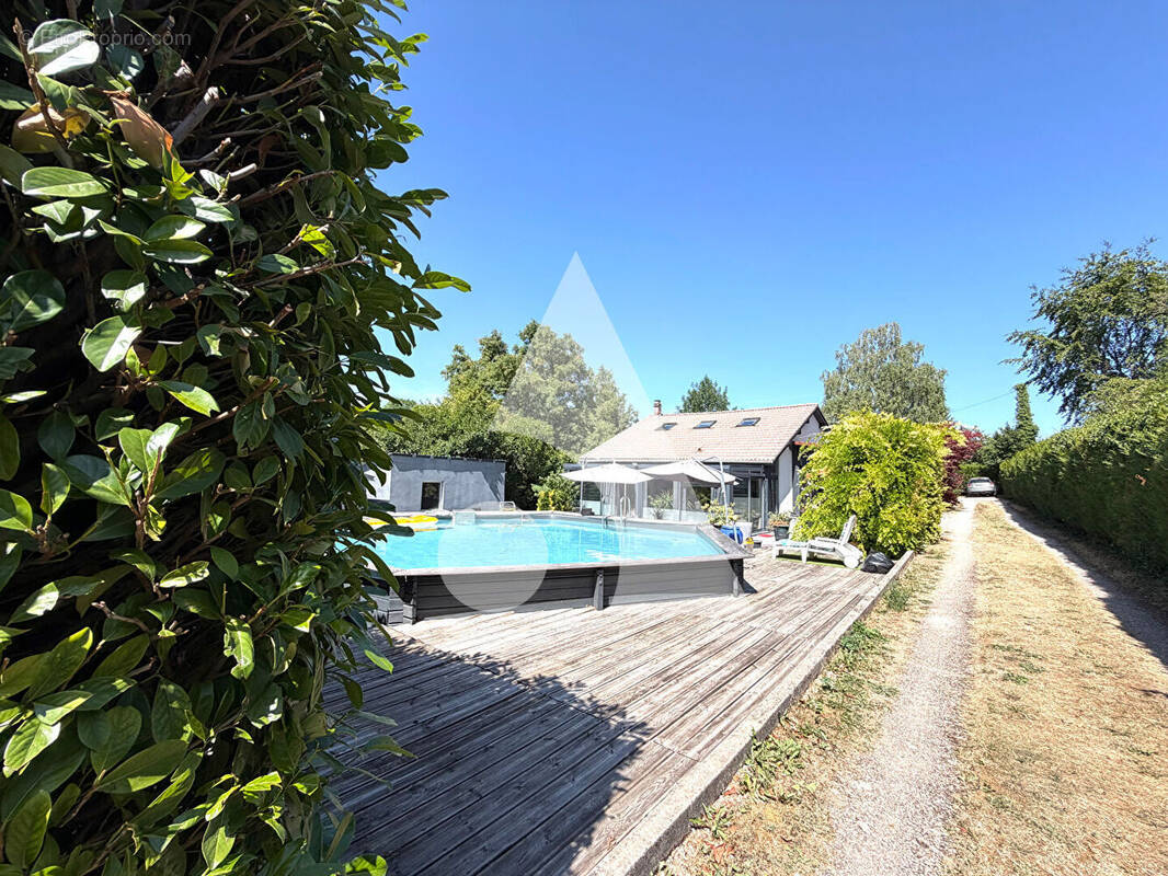 Maison à AINGERAY