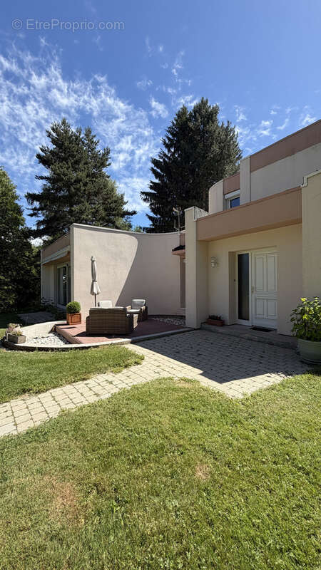 Belle maison d'archi année 70 à marlhes (42) de 214 m2 hab. sur terrain de 6 325 m2 - photo 2