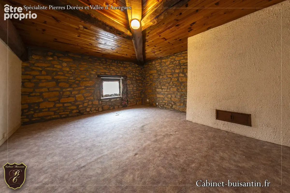 Charme et volumes en centre village - photo 12