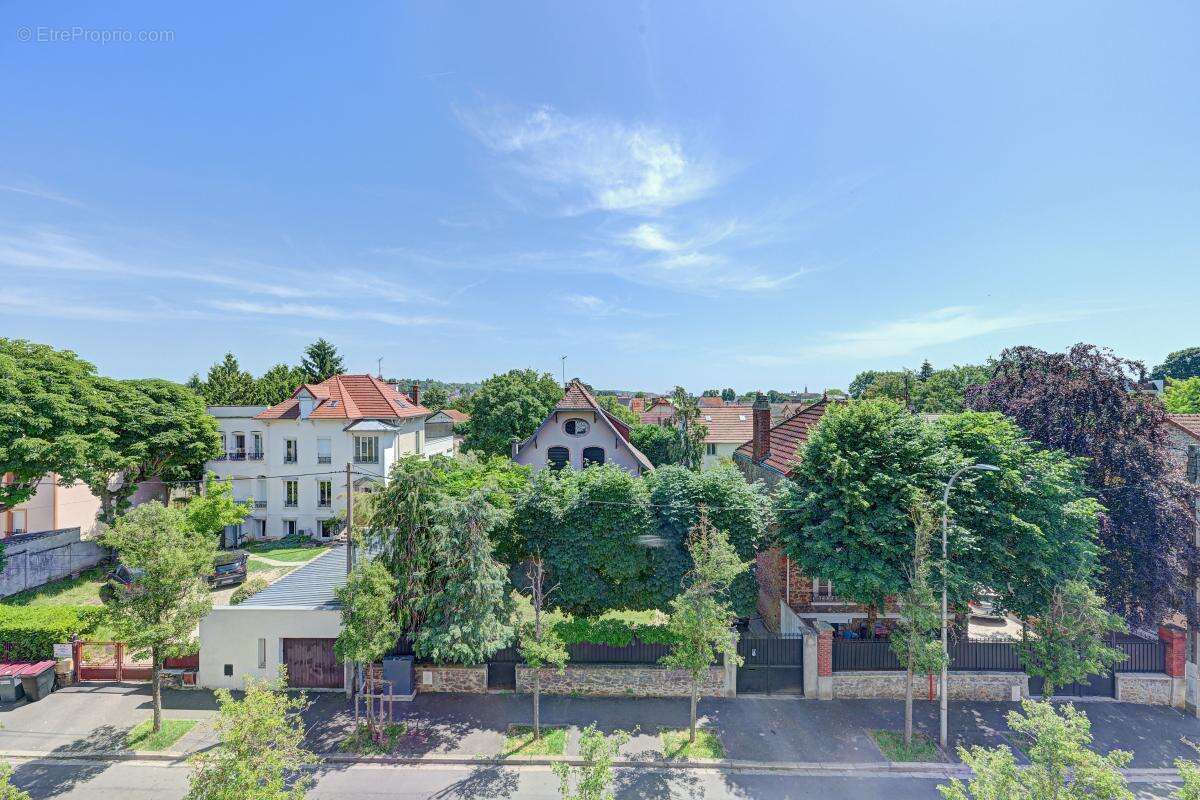 VILLEMOMBLE – À 7 à 8 minutes à pied du RER et du centre-ville, appartement de 27 m² avec cave et place de parking - photo 7