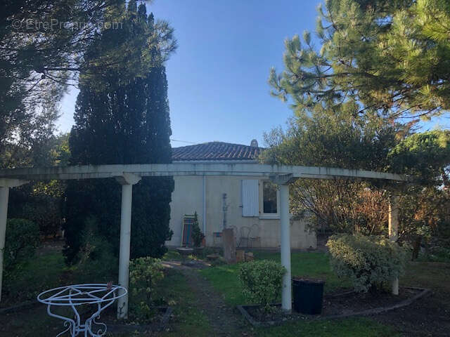 Maison à VENDAYS-MONTALIVET