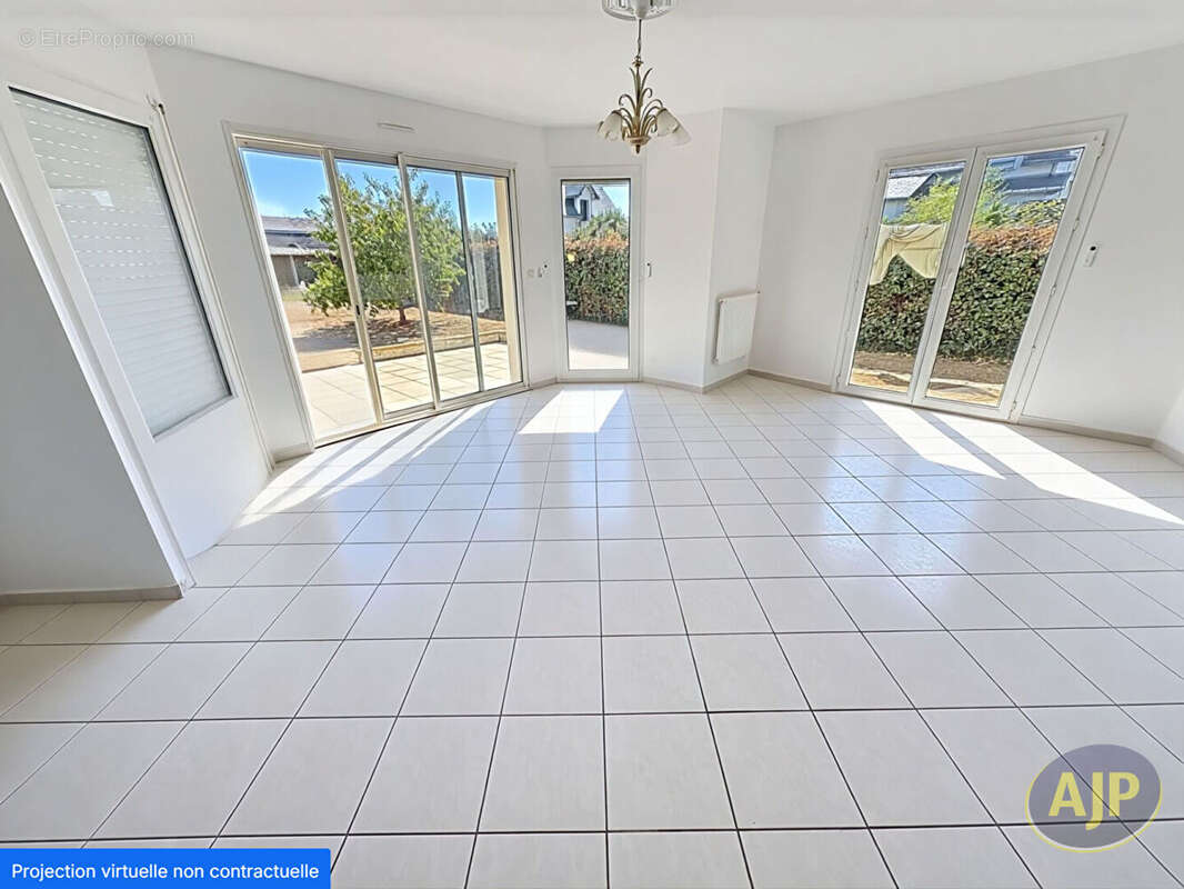 Maison à LE POULIGUEN