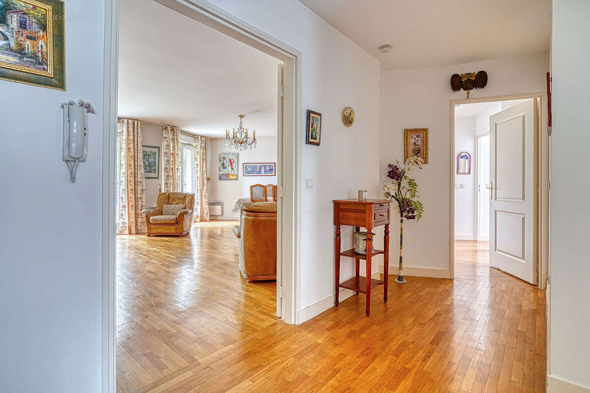 Appartement à LE PLESSIS-ROBINSON