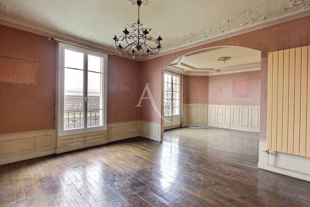 Appartement à COURBEVOIE