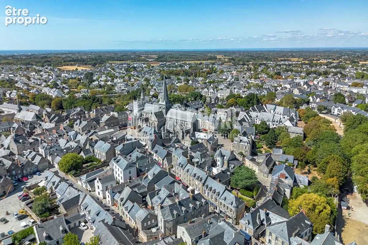 Guérande , IntraMuros , appartement 4 chambres + bureau 160m² (190m² au sol ) avec stationnement) - photo 2