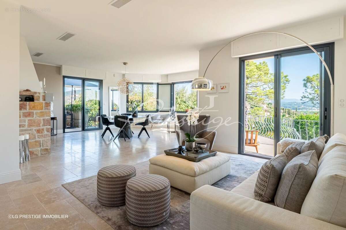 Maison à MANDELIEU-LA-NAPOULE