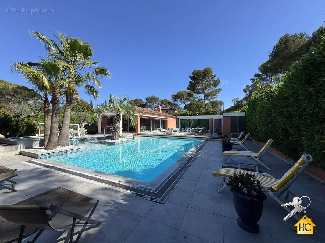 Maison à MOUGINS